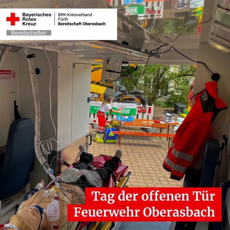Mehr über den Artikel erfahren Am Sonntag waren wir zum Tag der offenen Tür der @feuerwehr_oberasbach eingeladen. Dort haben wir den Rettungswagen (RTW) der @kbl.fuerth und unseren Mannschaftstransportwagen (MTW) Behandlung vorgestellt. Außerdem konnte man im RTW einen realistischen Patientenbehandlungsaufbau begutachten und an unserer Kinderstation gab es Tattoos, Wundenschminken und Handschuhtierchen.Wir bedanken uns herzlich für die Einladung.