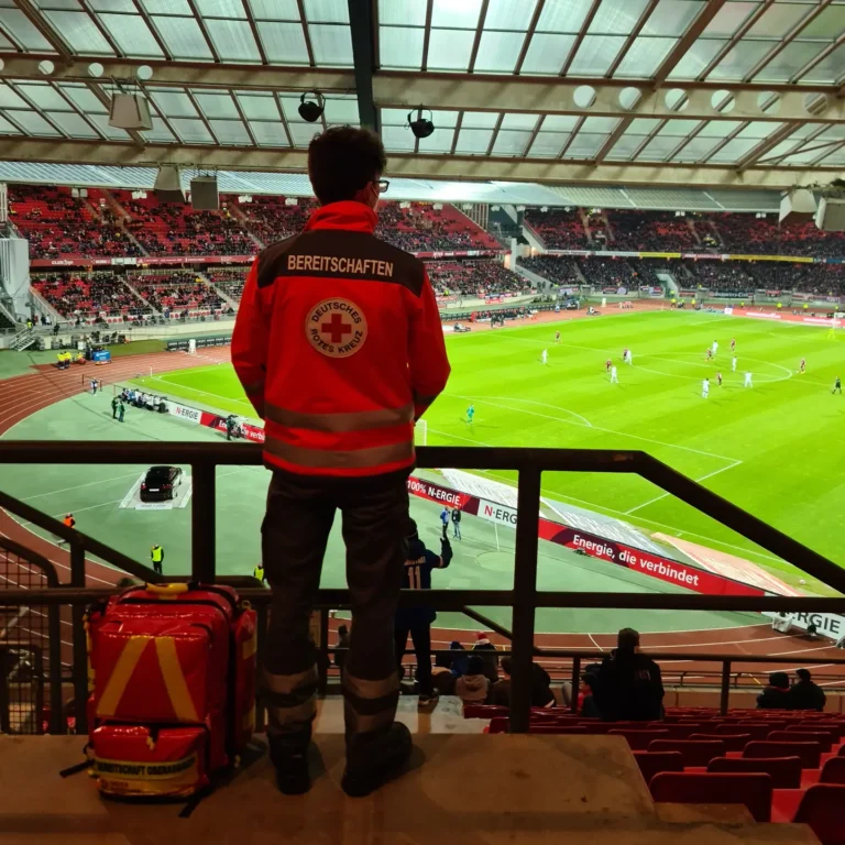 Mehr über den Artikel erfahren Nach dem Spiel der SPVGG durften wir auch noch gemeinsam mit @asb_nuernberg…