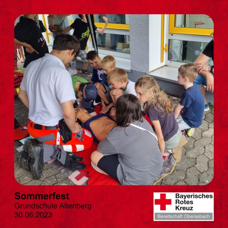 Mehr über den Artikel erfahren Heute haben wir das Sommerfest der Grundschule Altenberg mit unserem KTW besucht.